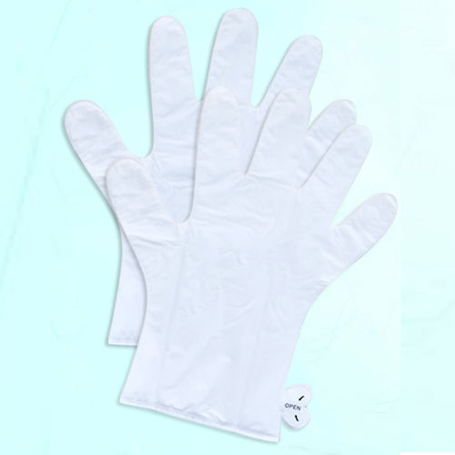 Hand Mask in glove form provide much needed moisture while lighten spots on the hands