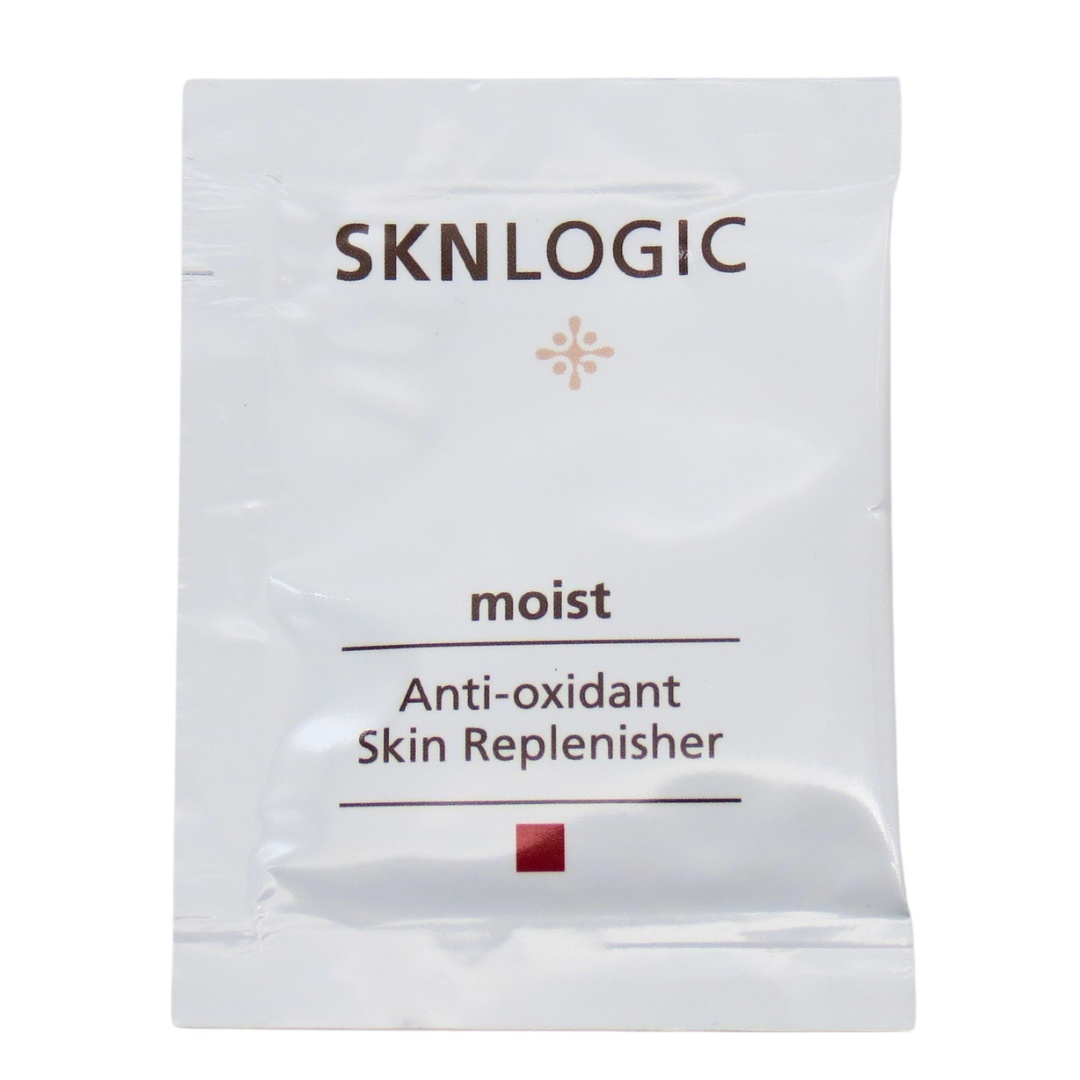 A single-use skincare sachet of SKNLOGIC Moist Anti-oxidant Skin Replenisher, featuring a white foil packet with brown text and a small red square accent on a white background.
